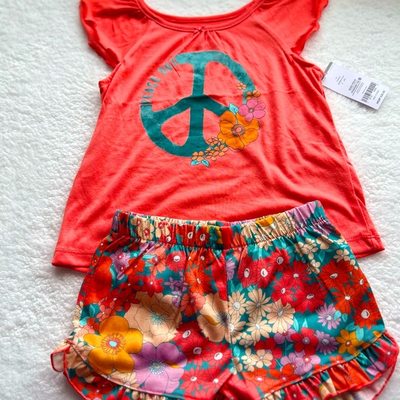 Carter's Other - Carter’s pajama short and tee set. Multicolor. Girls size 6